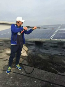 清洗光伏板